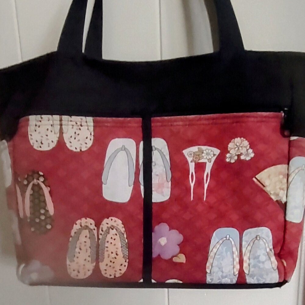 Mailelani's Kauai Hawaiian Handmade Sandal/Hair Clip Print Tote Bag - Picture 4 of 5